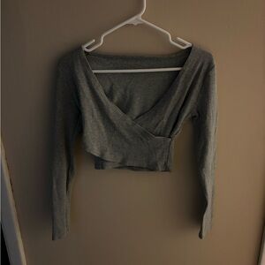 cropped gray crossover t shirt